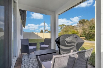 Beautiful 2023-built home, move-in ready! This residence - photo 36