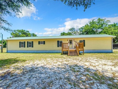 Lake Home Sale Pending in Ocklawaha, Florida