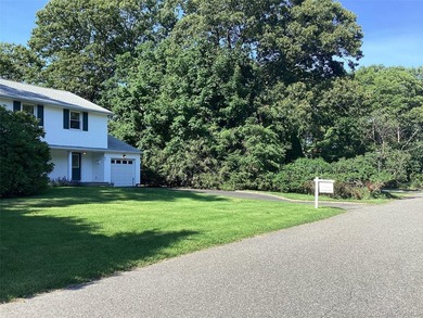 Come see this Move in Ready Colonial and call it your home! - photo 2