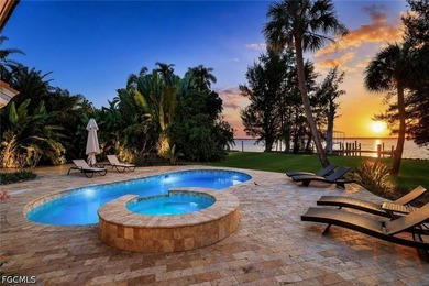 Panoramic riverfront views and 1.33 acres of privacy directly - photo 6