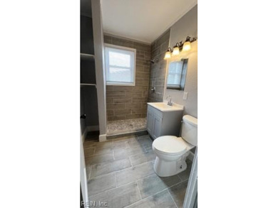 Beautifully updated 3,333 sq ft. home featuring 5 spacious - photo 3