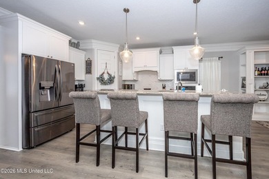 A gorgeous, well-maintained 3 bedroom, 2 1/2 bath home, plus a - photo 12