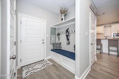 A gorgeous, well-maintained 3 bedroom, 2 1/2 bath home, plus a - photo 16
