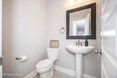 A gorgeous, well-maintained 3 bedroom, 2 1/2 bath home, plus a - photo 18