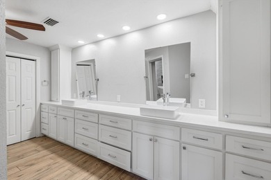 Tucked away in the prestigious waterfront enclave of Shorewood - photo 18