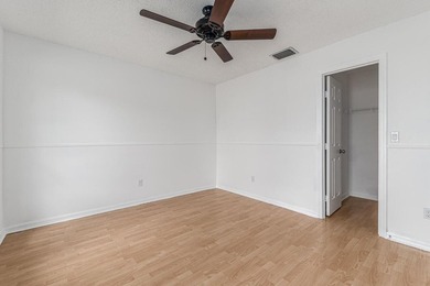 BRAND NEW METAL ROOF 2022! Spacious, well-maintained 3-bedroom - photo 18