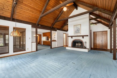 Lakefront Living in LakeBreeze! Thoughtfully designed 4-bedroom - photo 18
