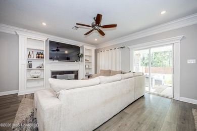 A gorgeous, well-maintained 3 bedroom, 2 1/2 bath home, plus a - photo 23