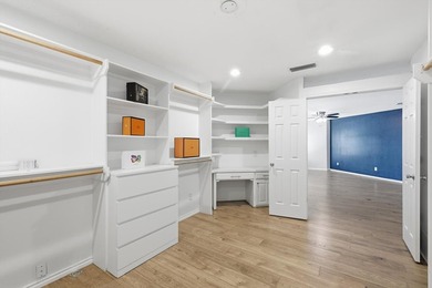 Tucked away in the prestigious waterfront enclave of Shorewood - photo 25