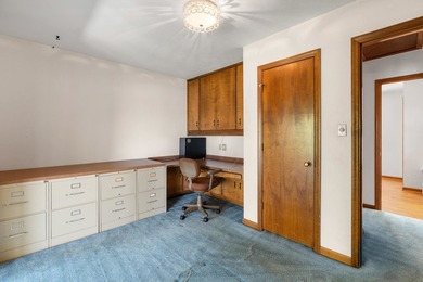 Lakefront Living in LakeBreeze! Thoughtfully designed 4-bedroom - photo 31