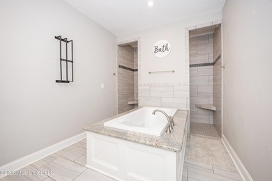 A gorgeous, well-maintained 3 bedroom, 2 1/2 bath home, plus a - photo 33