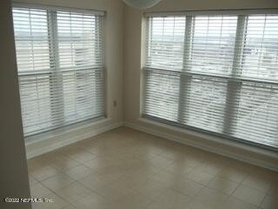 Offering this large 3BR / 2.5 Bath corner unit Riverfront in - photo 33