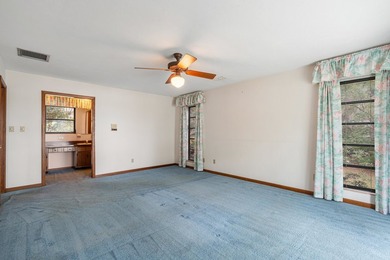 Lakefront Living in LakeBreeze! Thoughtfully designed 4-bedroom - photo 34