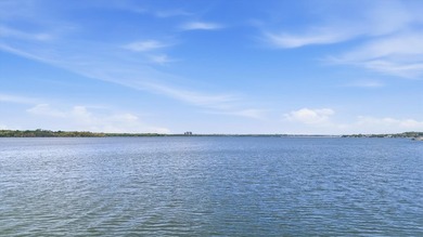 Tucked away in the prestigious waterfront enclave of Shorewood - photo 37