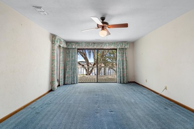 Lakefront Living in LakeBreeze! Thoughtfully designed 4-bedroom - photo 37