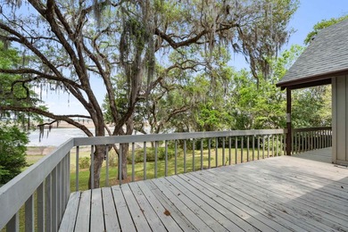 Lakefront Living in LakeBreeze! Thoughtfully designed 4-bedroom - photo 38