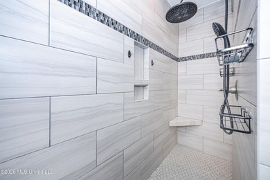 A gorgeous, well-maintained 3 bedroom, 2 1/2 bath home, plus a - photo 39
