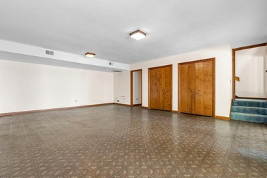 Lakefront Living in LakeBreeze! Thoughtfully designed 4-bedroom - photo 42