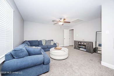 A gorgeous, well-maintained 3 bedroom, 2 1/2 bath home, plus a - photo 43