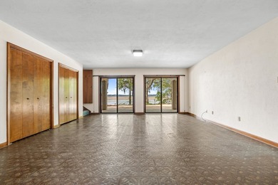 Lakefront Living in LakeBreeze! Thoughtfully designed 4-bedroom - photo 44