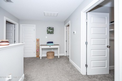 A gorgeous, well-maintained 3 bedroom, 2 1/2 bath home, plus a - photo 49