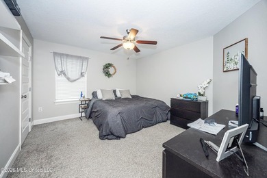 A gorgeous, well-maintained 3 bedroom, 2 1/2 bath home, plus a - photo 50