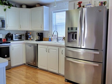 Beautiful Water View! Charming 2-Bed, 2-Bath Manufactured Home - photo 8