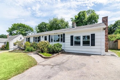 Location. Set on a quiet street in desirable Warwick Neck this - photo 2