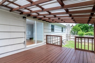 Location. Set on a quiet street in desirable Warwick Neck this - photo 6