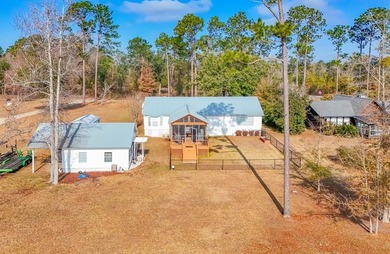 Lake Seminole living at its finest! This beautifully maintained - photo 9