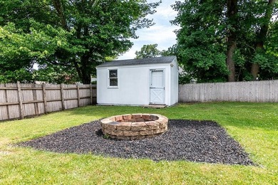 Location. Set on a quiet street in desirable Warwick Neck this - photo 9