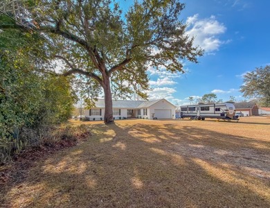 Lake Seminole living at its finest! This beautifully maintained - photo 10