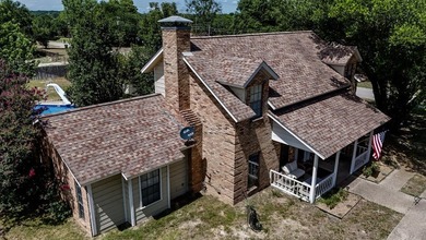 A true sanctuary for both horse lovers & lake enthusiasts, this - photo 2