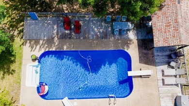 A true sanctuary for both horse lovers & lake enthusiasts, this - photo 9