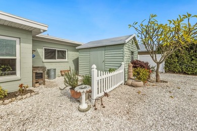 Welcome to your slice of island living in the heart of Holmes - photo 16