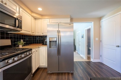Welcome to 26 Harwood Rd! This beautufully maintained two-story - photo 18