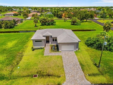 NEW CONSTRUCTION!! BEAUTIFUL 3 BEDROOM, 2.5 BATHS, 2 CAR GARAGE - photo 37