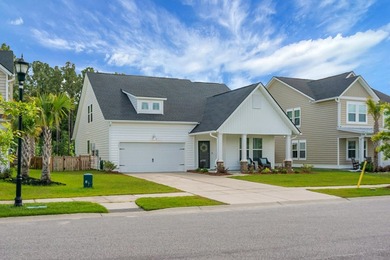 (private lake, pond, coastal) Home For Sale in Summerville South Carolina
