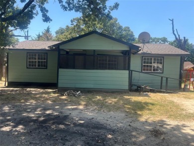 Lake Home For Sale in Quinlan, Texas