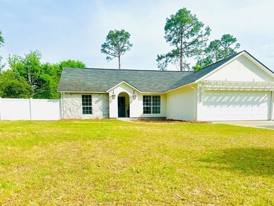 Stunning renovated 3-Bed, 2-Bath home in Baymeadows Estates! - photo 2