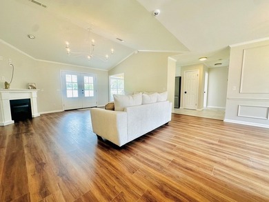Stunning renovated 3-Bed, 2-Bath home in Baymeadows Estates! - photo 10