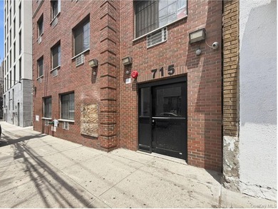 CAP RATE OF OVER 10% 715 East 214th Street is an excellent - photo 2
