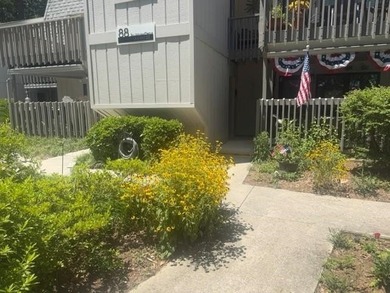 PRICED TO SELL! Updated 2-bedroom, 2 full-bath SUNLIT hideaway - photo 2