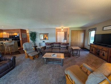 Beacons of Minocqua 3BR/2BA unit w/panoramic lake views! Rare - photo 3