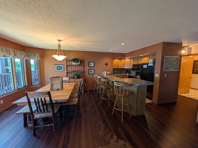 Beacons of Minocqua 3BR/2BA unit w/panoramic lake views! Rare - photo 7