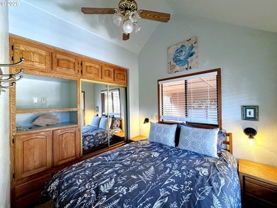 Turnkey Ocean View Cabin - Updated, Income-Producing & Steps to - photo 22
