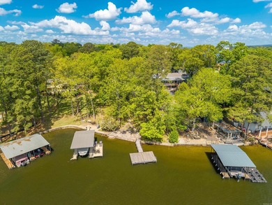 This Lake Hamilton home is located in a Quiet Cove right off the - photo 3