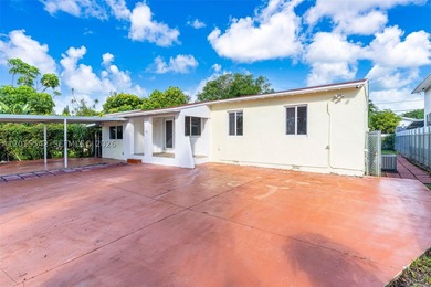 This charming and meticulously maintained home offers proximity - photo 4