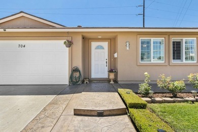 Situated on a huge, premium corner lot, this meticulously - photo 4