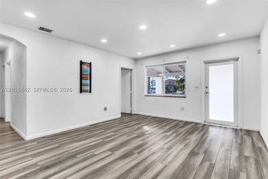 This charming and meticulously maintained home offers proximity - photo 7